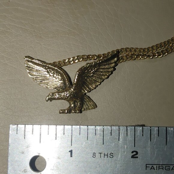 Eagle Flying Pendant 18 Inch Necklace Avon Gold Tone Cuban Style Chain Vintage - Picture 5 of 14